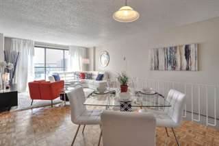 Longueuil – Condo 4 1/2 &#224; louer sur Place Charles-